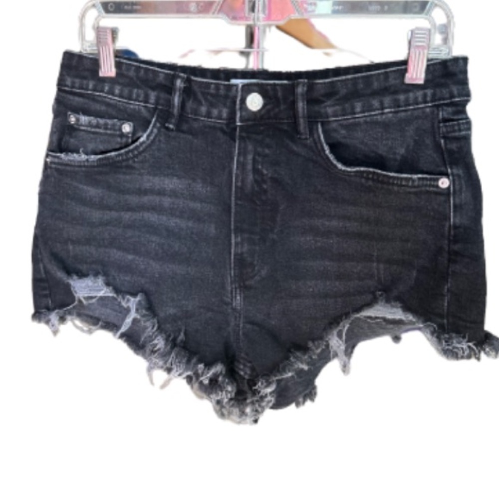 Zara size 8 black denim shorts with distressing, frayed hem